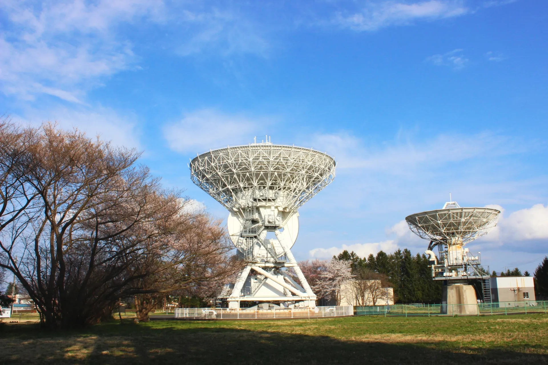 国立天文台水沢ＶＬＢＩ観測所（写真提供：水沢RC）